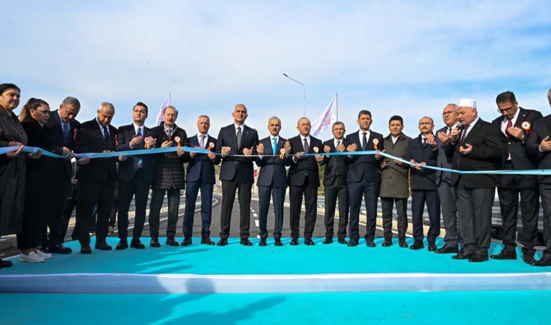 Çavuşoğlu, Gazipaşa Havaalanı'nın genişletilmesi ihalesinin yapıldığını ve işlemlerin başlayacağını açıkladı.