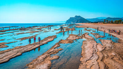ANTALYA'ya en çok turistin geldiği ülkeler sıralamasında 3 milyon 922