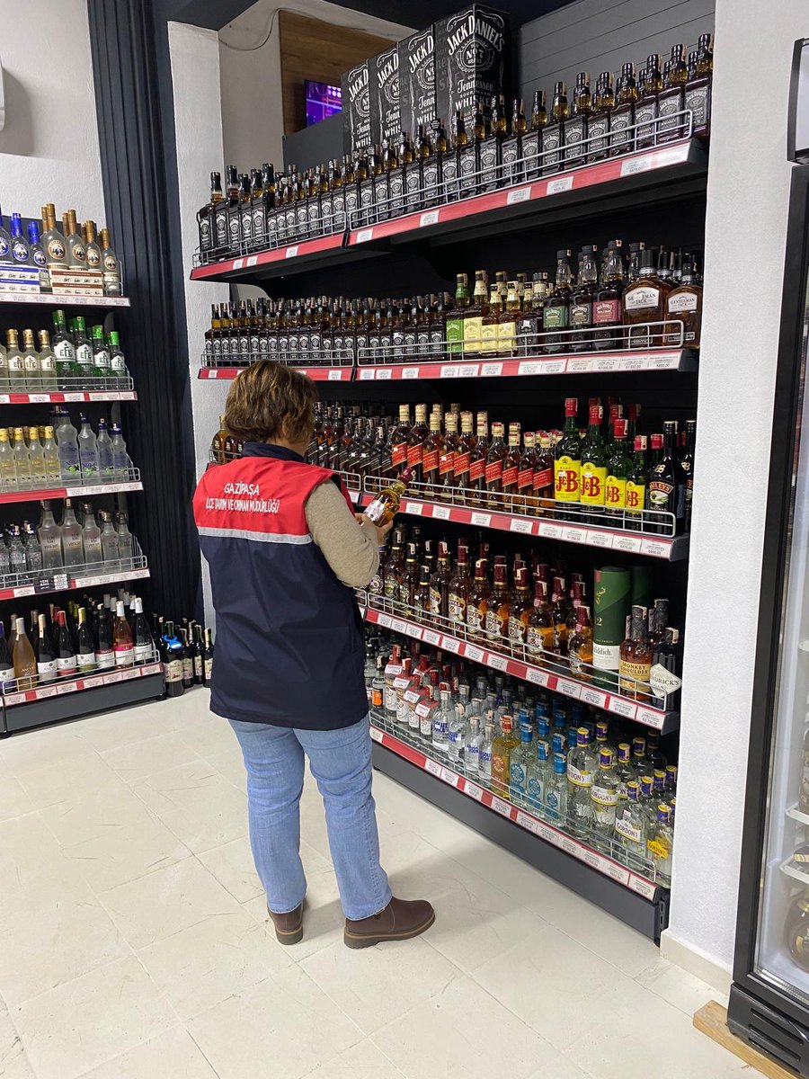 Gazipaşa İlçe Tarım ve Orman Müdürlüğü gıda kontrol ekipleri Gazipaşa'da