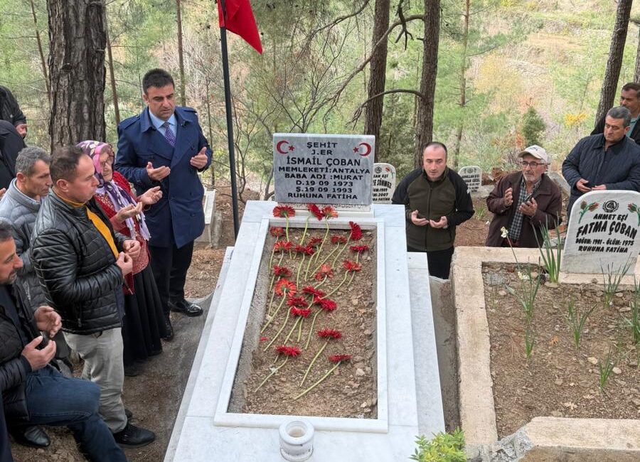 İlçe Kaymakamı Selami Korkutata ve Gazipaşa Sosyal Yardımlaşma ve Dayanışma