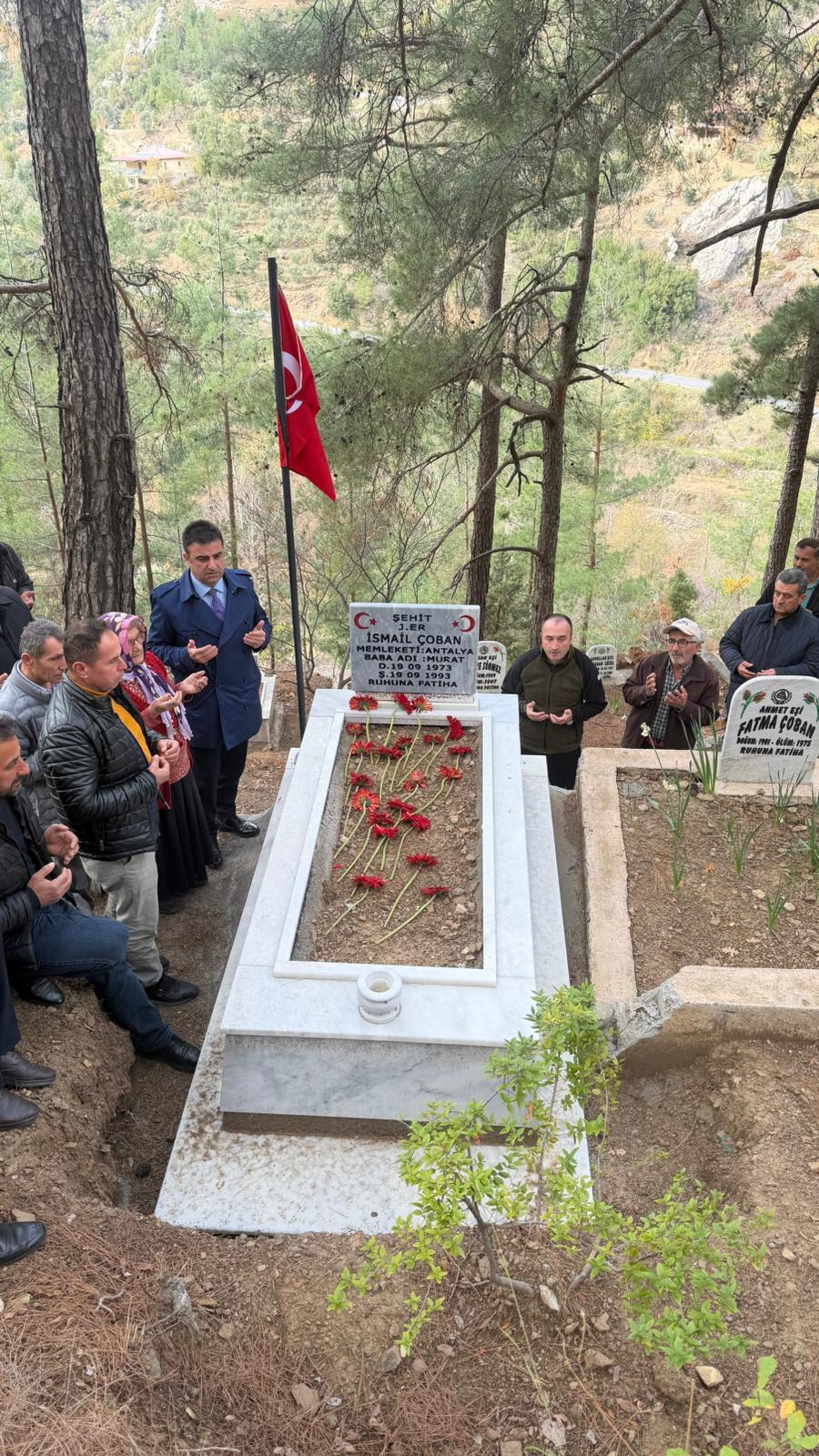 İlçe Kaymakamı Selami Korkutata ve Gazipaşa Sosyal Yardımlaşma ve Dayanışma