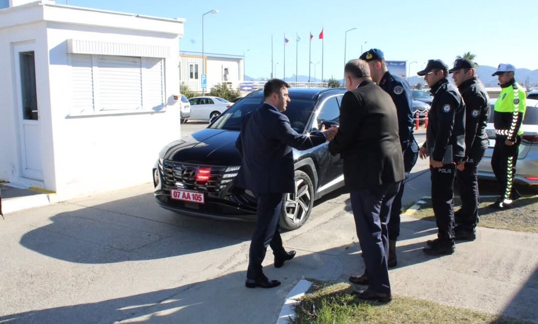 İlçe Kaymakamı Selami Korkuata başkanlığında gerçekleştirilen Havalimanı Güvenlik Komisyonu Toplantısı'nda