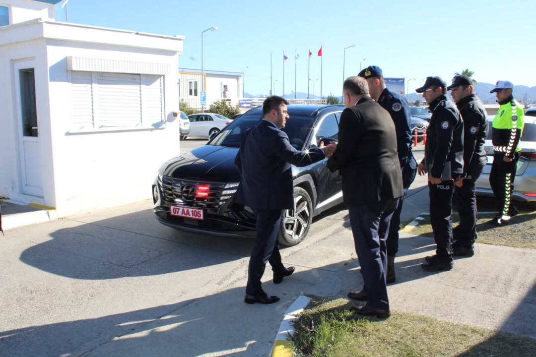 İlçe Kaymakamı Selami Korkuata başkanlığında gerçekleştirilen Havalimanı Güvenlik Komisyonu Toplantısı'nda