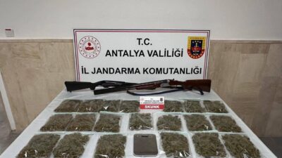 Antalya İl Jandarma Komutanlığı ekiplerince Manavgat ilçesinde düzenlenen uyuşturucu operasyonunda