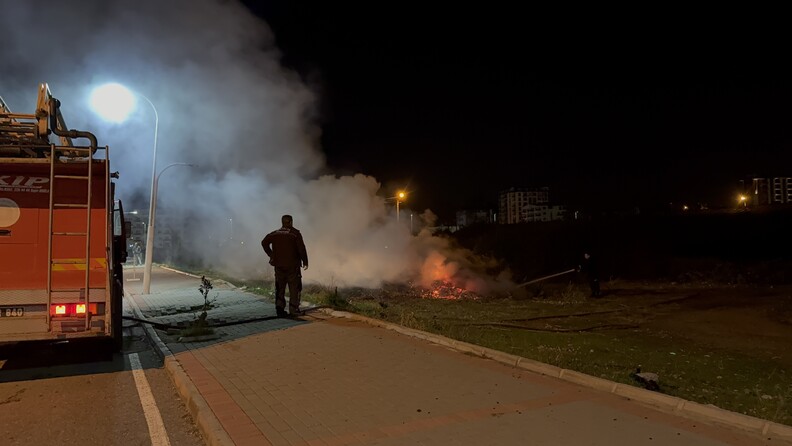 Gazipaşa ilçemizde gece saatlerinde çıkan çalılık yangını itfaiye ekiplerince söndürüldü.