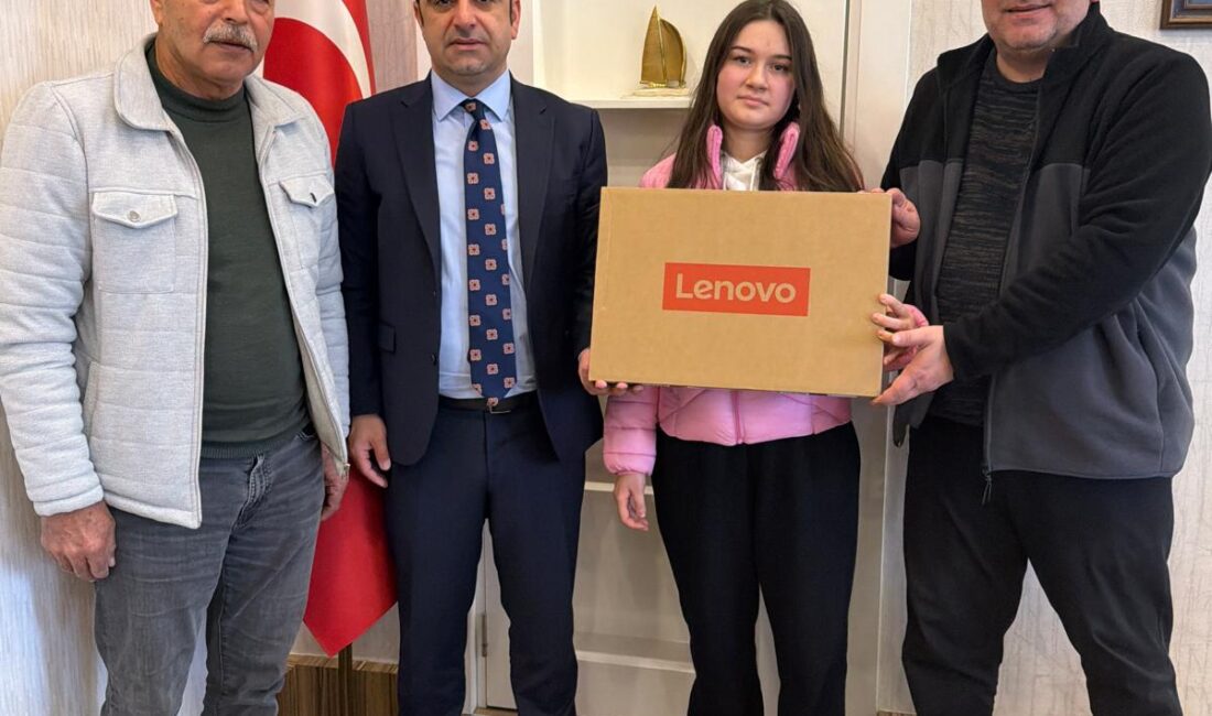 Gazipaşa Yeni Mahalle’de meydana gelen yangın sonrası evi ve eşyaları