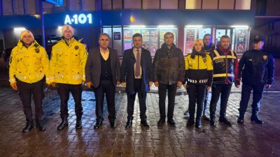 Antalya'nın Gazipaşa ilçesinde, yılbaşı gecesi alınan güvenlik önlemleri kapsamında görev