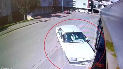 Antalya'nın Manavgat ilçesinde aşırı hızla giden bir Fiat Tofaş, virajı