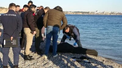 Alanya Tapu Müdürlüğü’nde görev yapan Müdür Yardımcısı R.I., arsa ve
