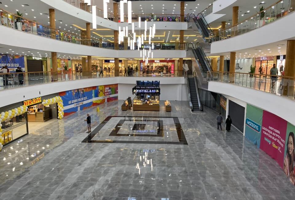 Otoparktan Kontrolsüz Giriş Vatandaşları Tedirgin Ediyor...