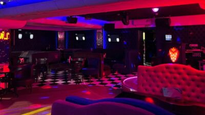 Çaybaşı’nda faaliyet gösteren pavyonun, Kaymakamlık kararıyla süresiz olarak kapatıldığı öğrenildi.