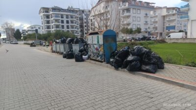 Günlerden Pazartesi. Yer Pazarcı Mahallesi, Uğur Mumcu Caddesi'nde bulunan öğrenci