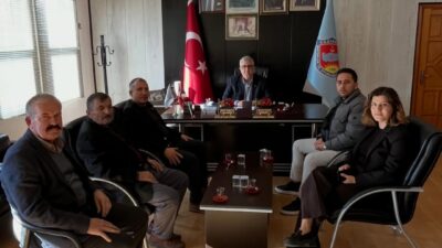 Zafer Partisi İlçe Başkanı Bülent Şahan ve beraberindeki yönetim kurulu