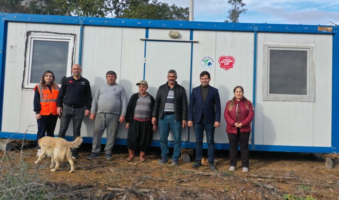 Gazipaşa Belediyesi, Ilıca Mahallesi'nde zor şartlarda yaşamaya çalışan Hasan Güvendik’e