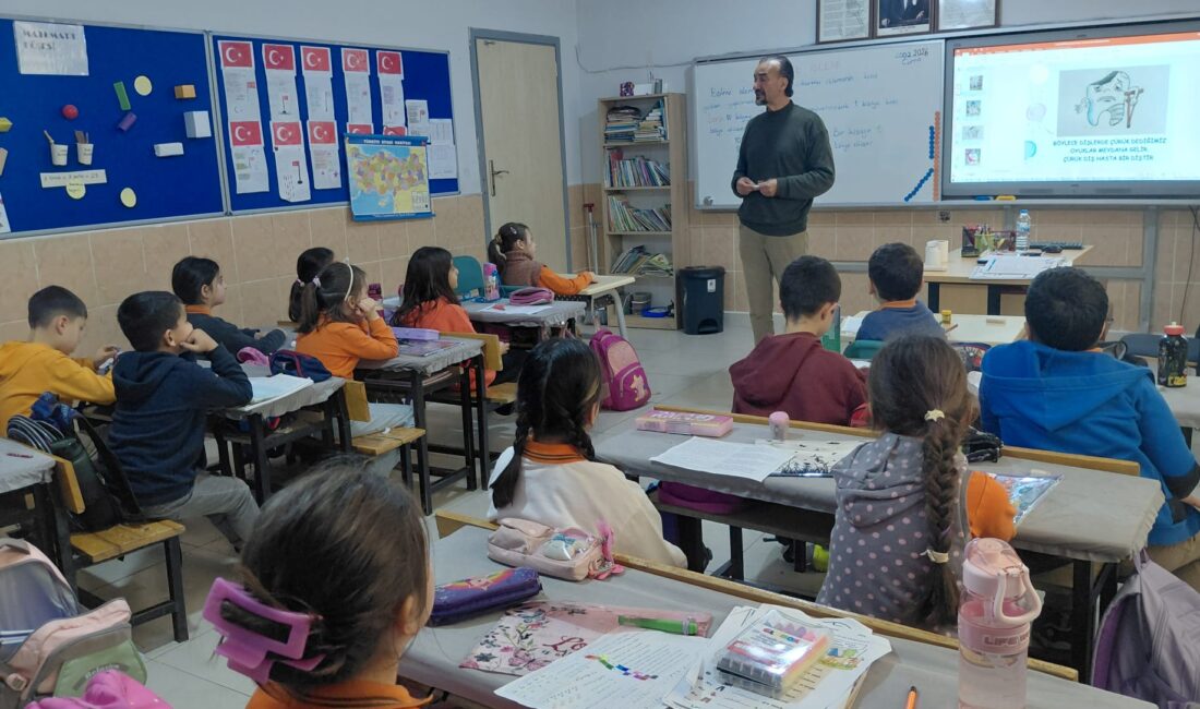 Gazipaşa’da öğrencilere yönelik ağız ve diş sağlığı eğitimi düzenlendi.