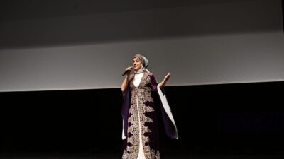 Sizi biraz tanıyabilir miyiz?

Ben Hatice Özdemir. 1 Ocak 1989 doğumluyum.