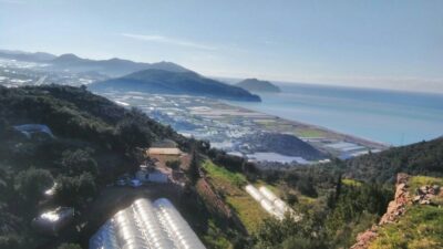 Gazipaşa’nın sahil mahallesi Kahyalar, tarihi ve kültürel dokusuyla dikkat çekiyor.