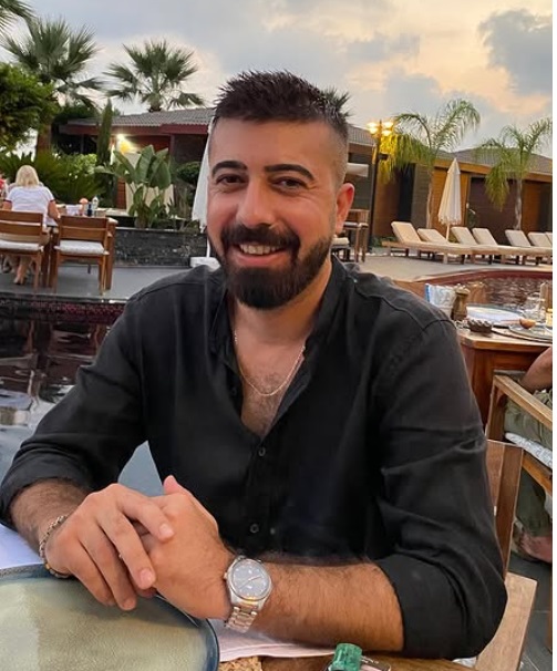 Sahil kıyısında hizmet veren birçok restoran arasında eğlencesi, yemeklerinin lezzeti