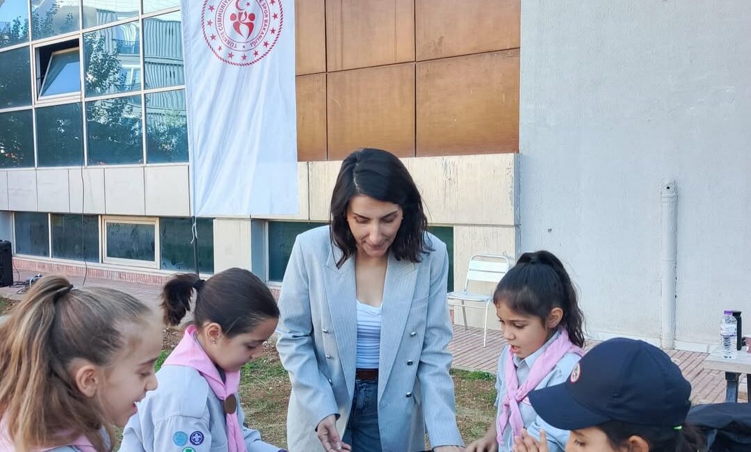 Şule Öğretmen kimdir?
