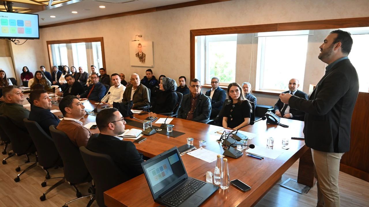 Kemer Belediyesi ile Türkiye Belediyeler Birliği iş birliğinde belediye personeline