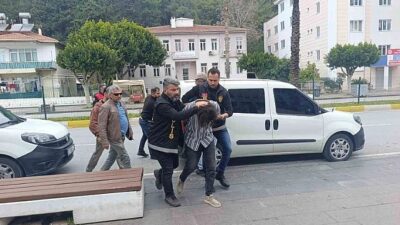 Antalya’nın Manavgat ilçesinde bir markette yaşanan tartışma, bir gencin hayatını